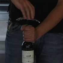 Servicio: c�mo abrir una botella de vino