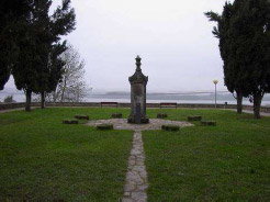 Parkearen erdigunea, gaur egun iturria hartzen duena.