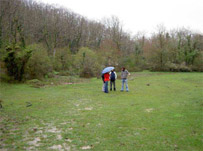 Soilgunea hariztiaren barnean.