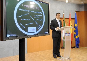 Lehendakaria + Euskadi 09� aurkezten komunikabideei. 