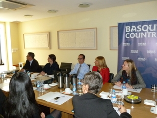 29. Makina-erremintaren Biurtekoa aurkeztu zaie Madrilen merkataritza-bulegoei eta enbaxadei