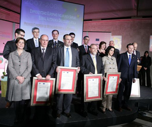 Foto de los premiados junto al Lehendakari y la consejera de medio ambiente  (J.B.)